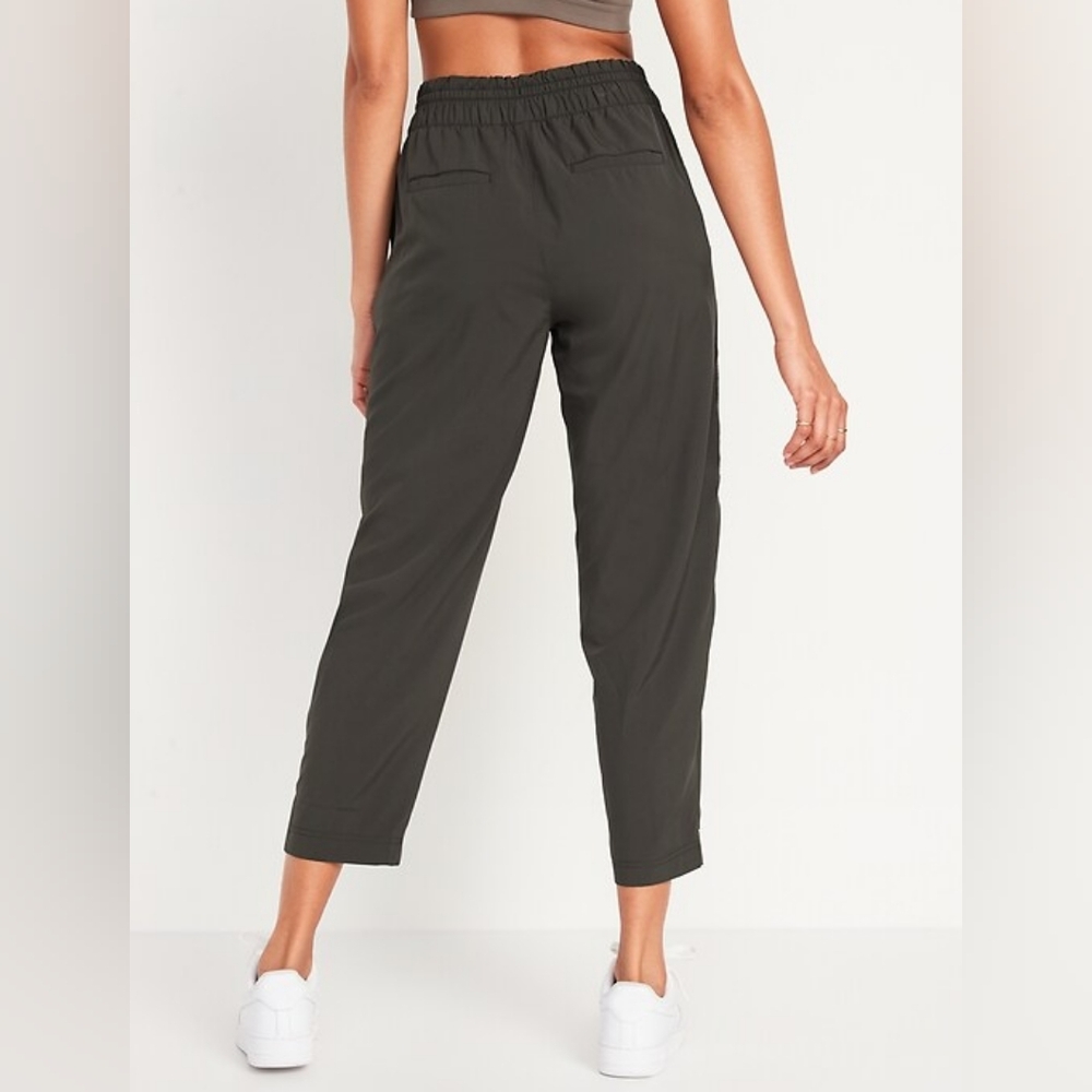 Old Navy High-Waisted StretchTech Cropped Tapered Pants